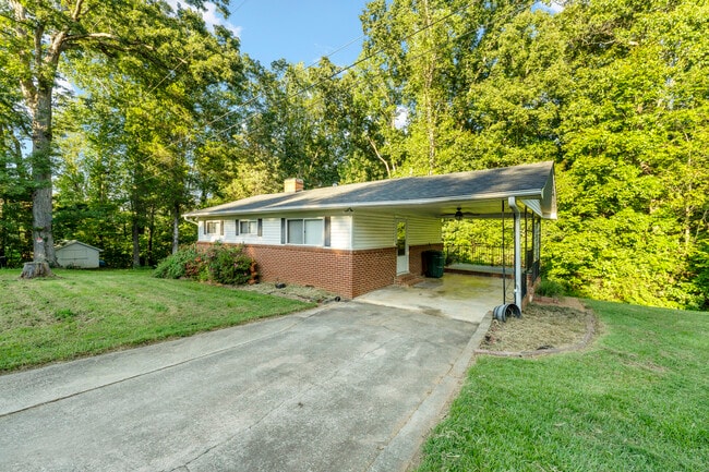 Photo - 515 Mile Long Rd