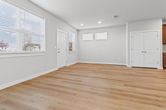 Photo - 7116 Silver Star Ln