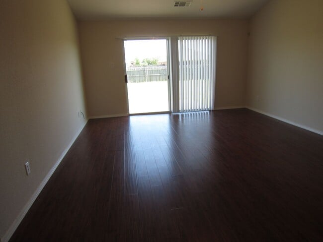 Photo - $1995 / 3br – 1648 ft2 - 3/2/2 w/Office re...
