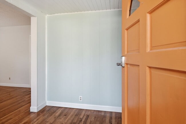 Photo - 2bd/1ba Kirkland Home