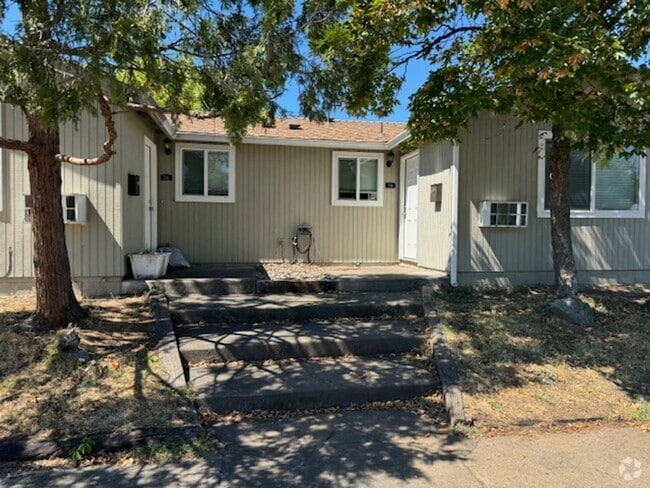 Building Photo - 7 Myers Ct Unit A Rental