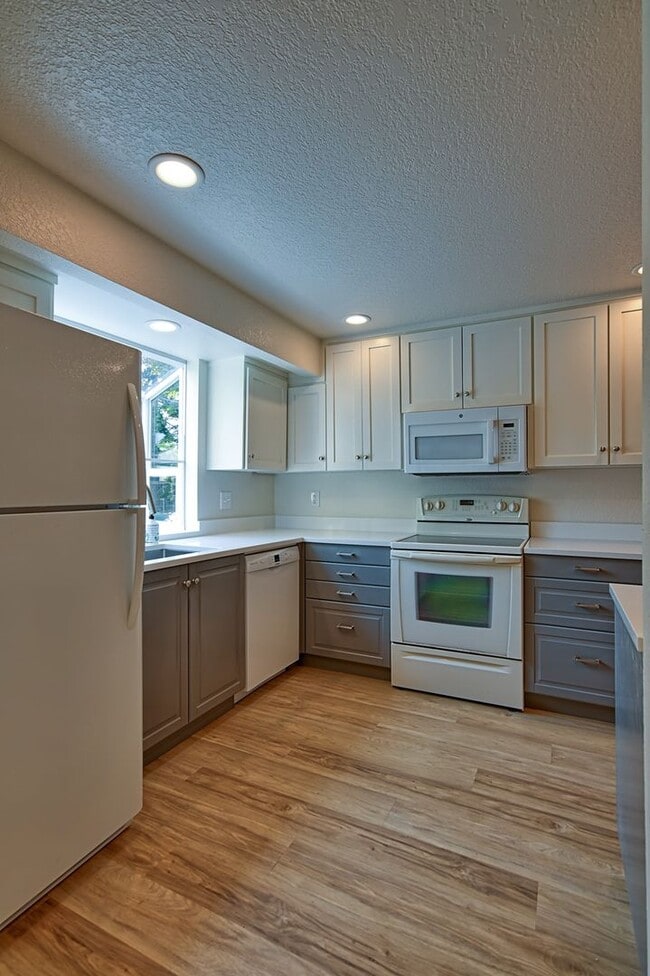 Photo - Stylishly Remodeled Condo in Prime Center Park Location