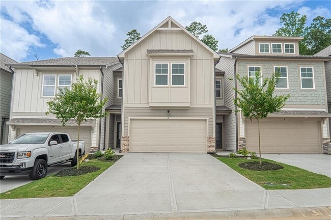 Building Photo - 411 Summit Dr W