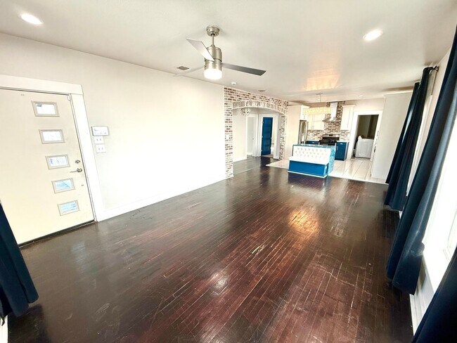 Photo - Available Now! MUST SEE 3 Bedroom / 2 Bath...