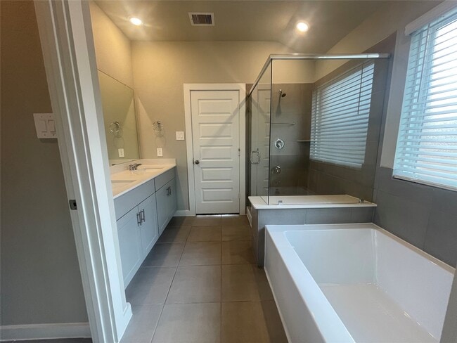 Photo - 6406 Brazos Trl Dr