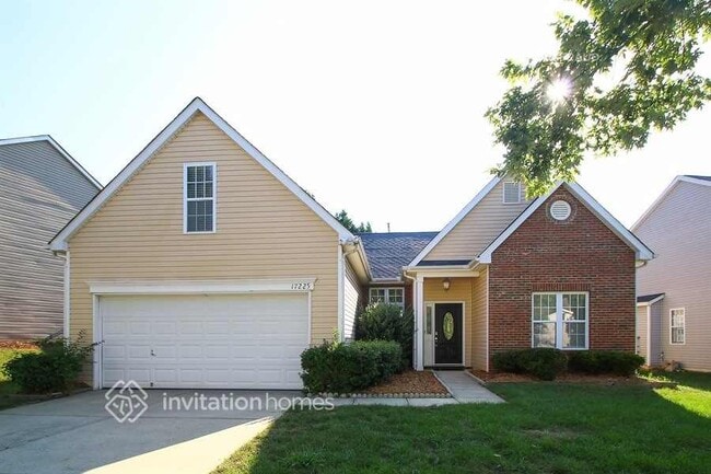 Photo - 17225 Commons Crossing Dr House