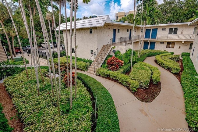 Building Photo - 8607 SW 68th Ct Unit 26