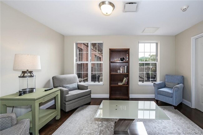 Photo - 10 Byron Pl Unidad PH 814