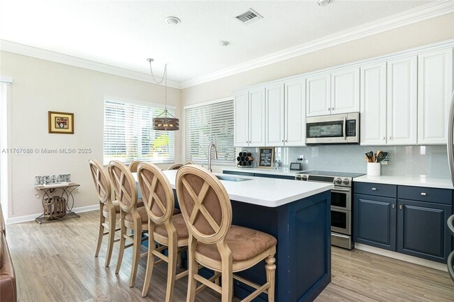 Building Photo - 208 SE 15th St