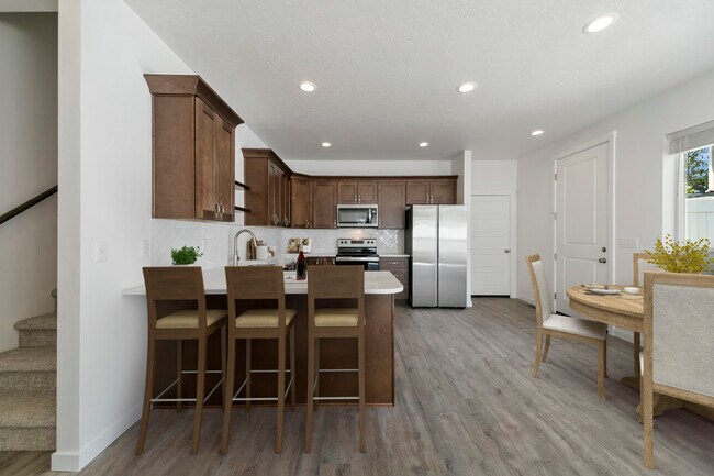 Photo - 1326 N Meridian Rd