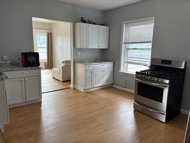 Photo - 243 Niagara St Unit 2