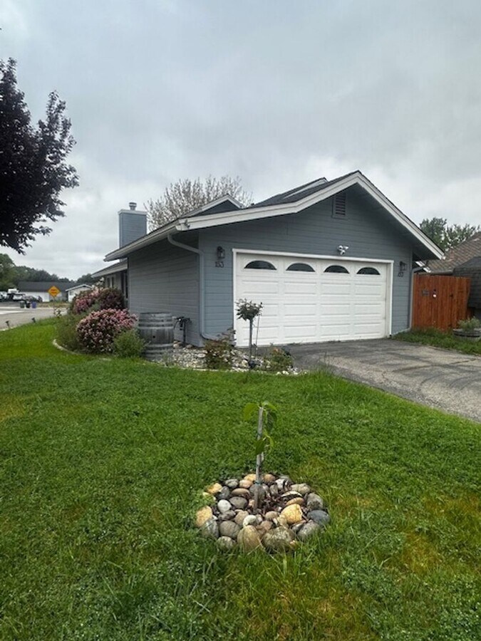 3bd/2ba House w/ Two Car Garage in Cherry ... - 3bd/2ba House w/ Two Car Garage in Cherry ...