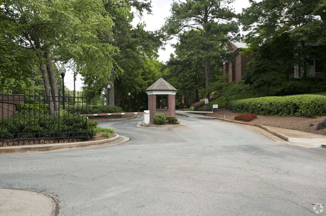 Salvation Army Evangeline Booth College - Salvation Army Evangeline Booth College Apartments