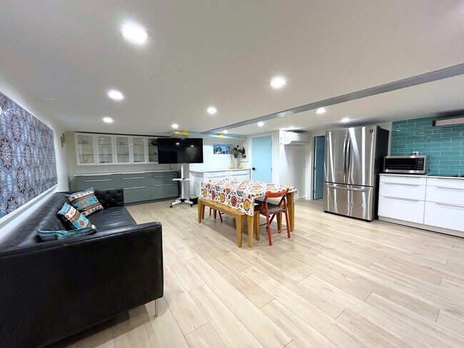 Photo - 4400 Q St NW Unit Modern 2-Bedroom Basement