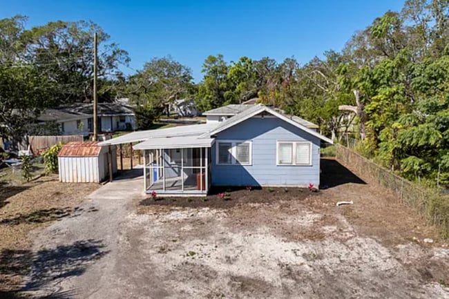 Photo - 1430 16th St W