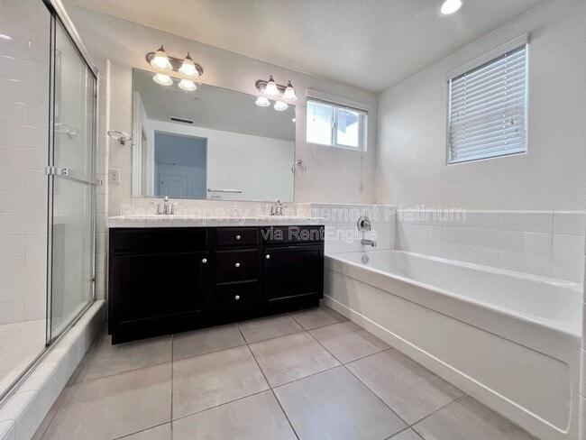 Photo - 2560 Daisy Dr