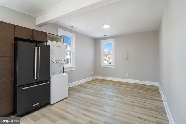 Building Photo - 81 Liberty St Unit 3