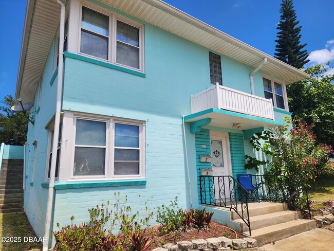 Building Photo - 321 Ribault Ave Unit 1