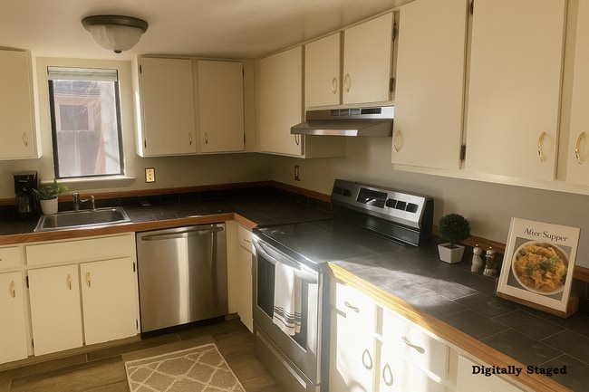 Photo - Pleasant Gunbarrel home 3/2.5/2 car