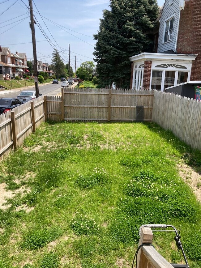 Photo - Fully renovated 3 bedroom, 2.5 bathroom en...