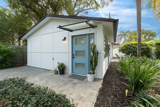 Photo - 228 E Harding St