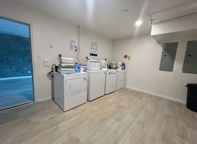 Photo - Discover Sky at Murphy: Comfort, Security, and Style for You Unidad 34