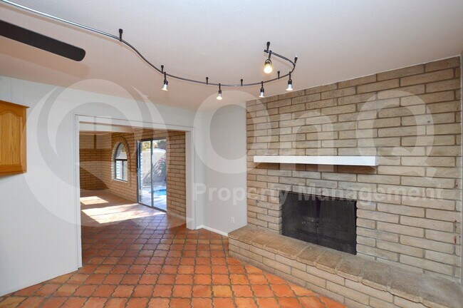 Photo - 1623 E Palmcroft Dr