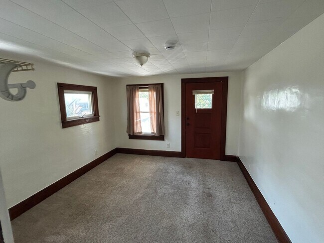 Photo - 4653 Horton Rd Unit 4653 Horton Rd (2nd Floor South)