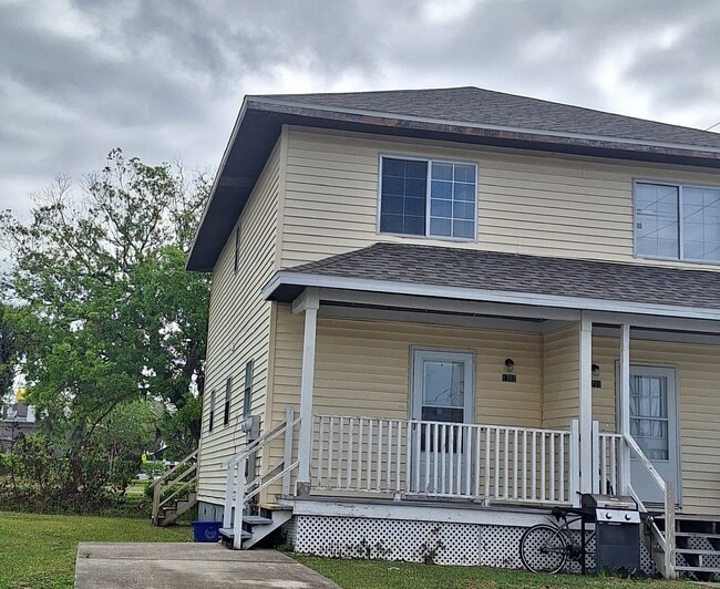 Building Photo - NSB Townhouse - 2BR 1.5BA