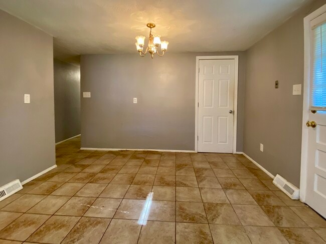 Photo - 6202 Warren Dr