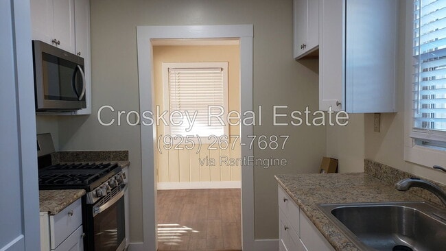 Photo - 332 W Tregallas Rd