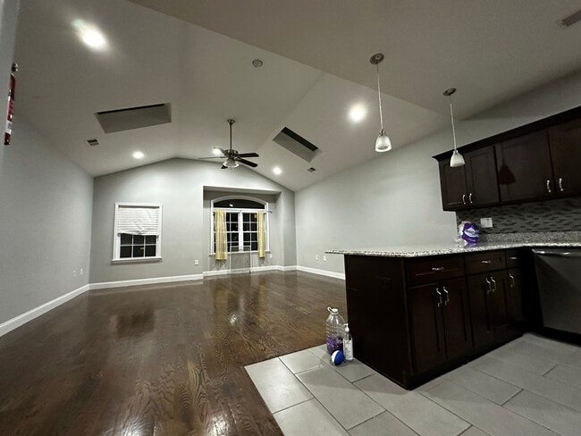 Photo - 141 Columbia Ave Unidad 1