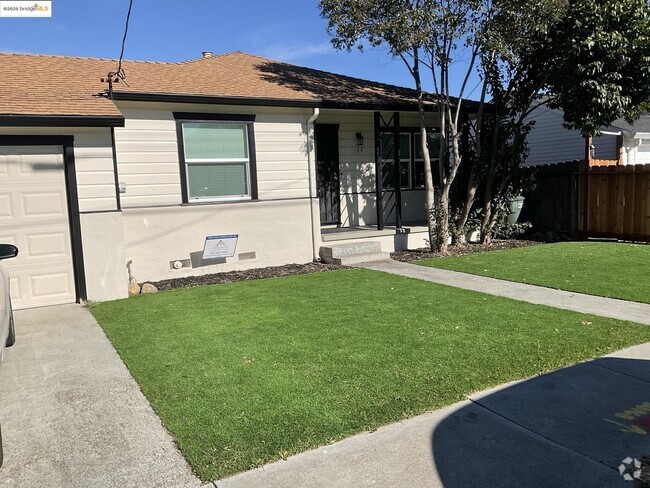 Building Photo - 184 Panoramic Ave Rental