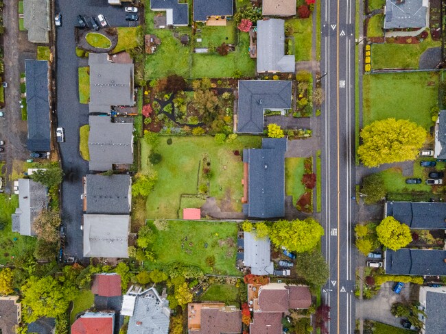 Photo - 2617 E McLoughlin Blvd