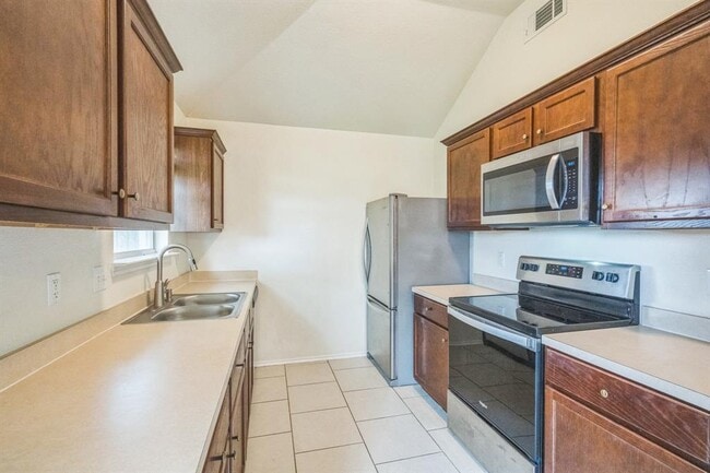 Photo - 224 Amber Ln