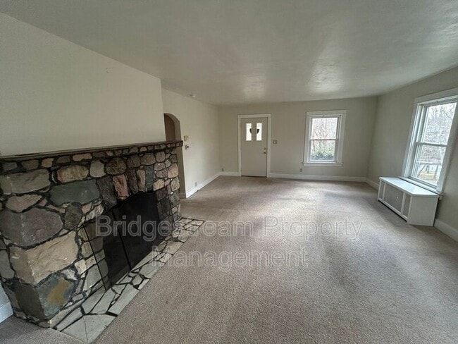 Photo - 7155 Meeker Rd