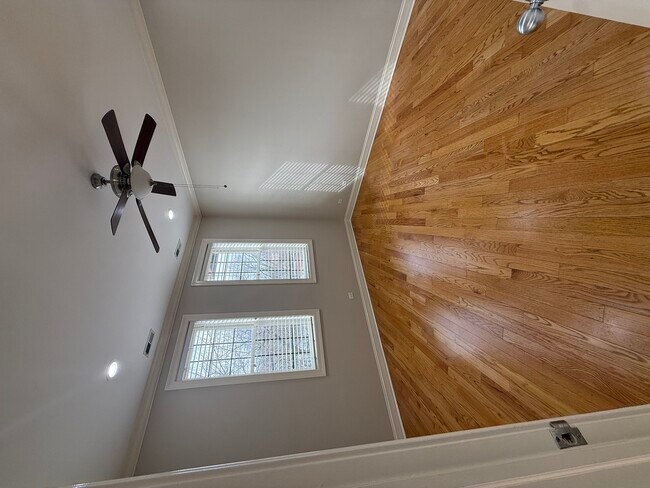 Photo - 2338 W Morse Ave Unit 4A