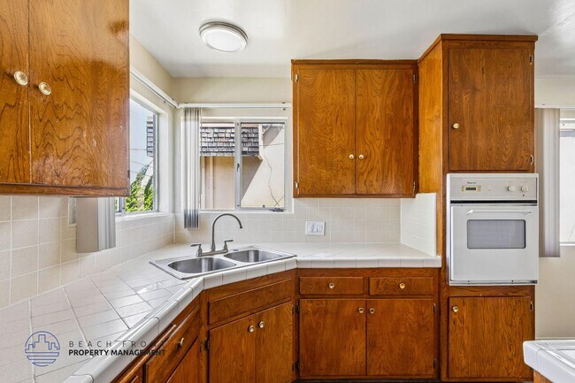 Photo - 1010 Larch St.