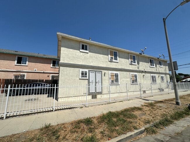 10929 Compton Ave