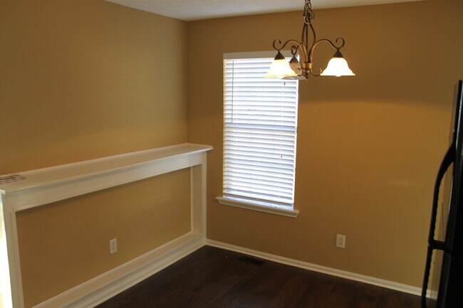 Photo - 207 Cobblestone Ct