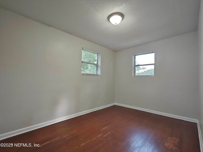 Photo - 1337 W 23rd St