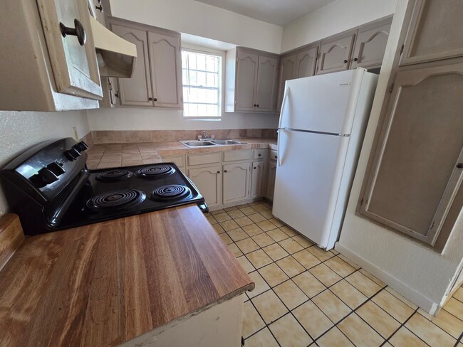 Photo - 2704 E Kearney St Unit 2