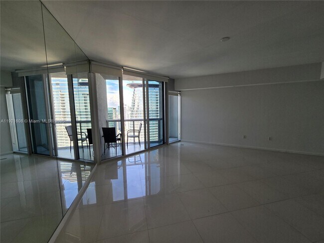 Photo - 475 Brickell Ave Unit 4908