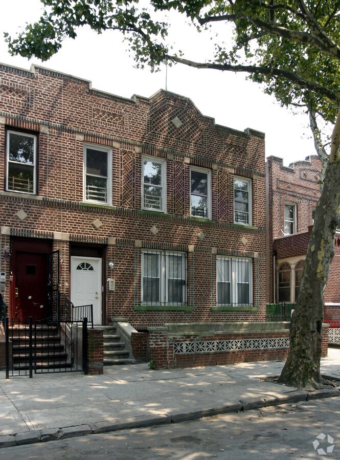 Photo - 373 Amboy St