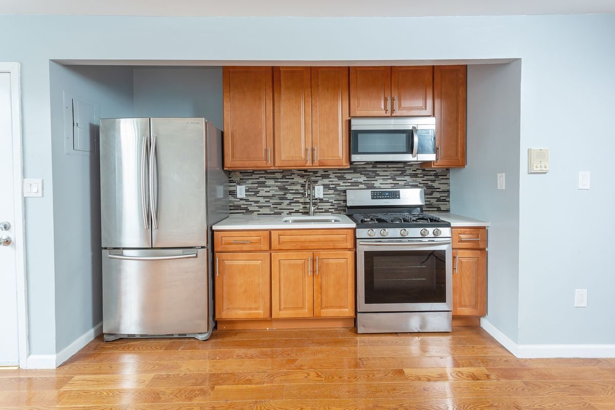 Full sized room for rent including utilities - Full sized room for rent including utilities Unidad FULL SIZED ROOM