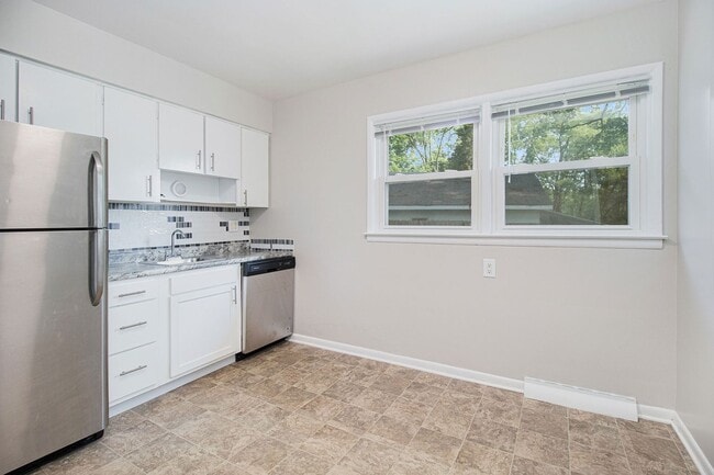 Photo - Nazareth Street 4038-40 Unit 4040