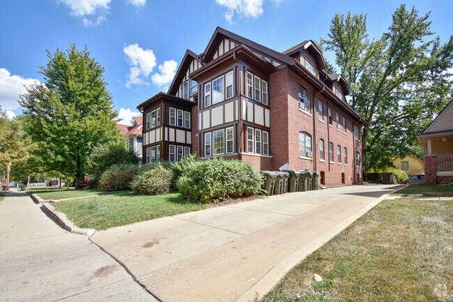 Building Photo - 603 W Green St Unit 1E Rental