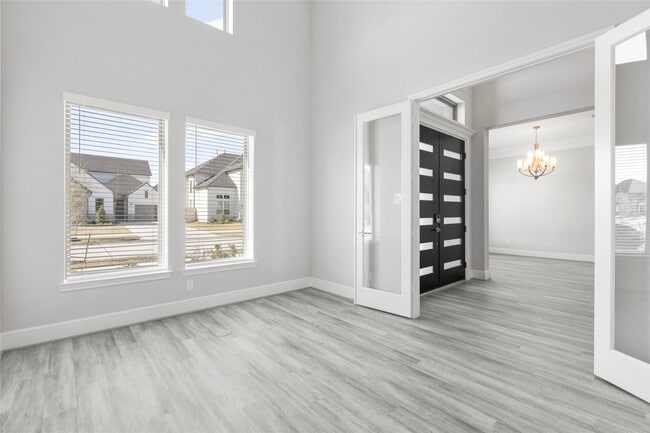 Photo - 4935 Grapevine Ln