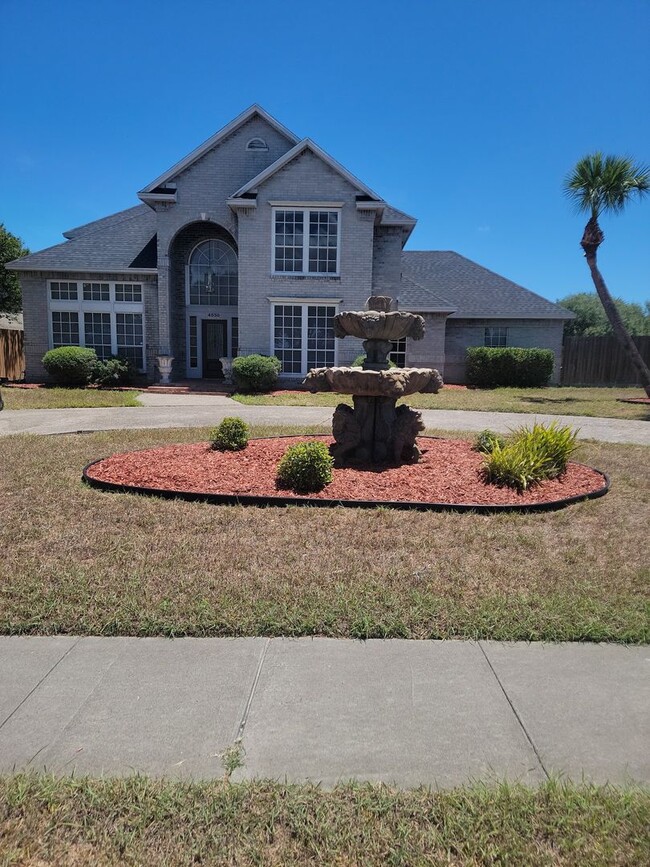 Building Photo - 4 bedroom 3.5 bathrooms Rental