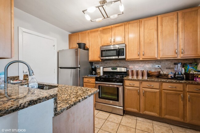 Photo - 1224 W Chase Ave Unit 1F